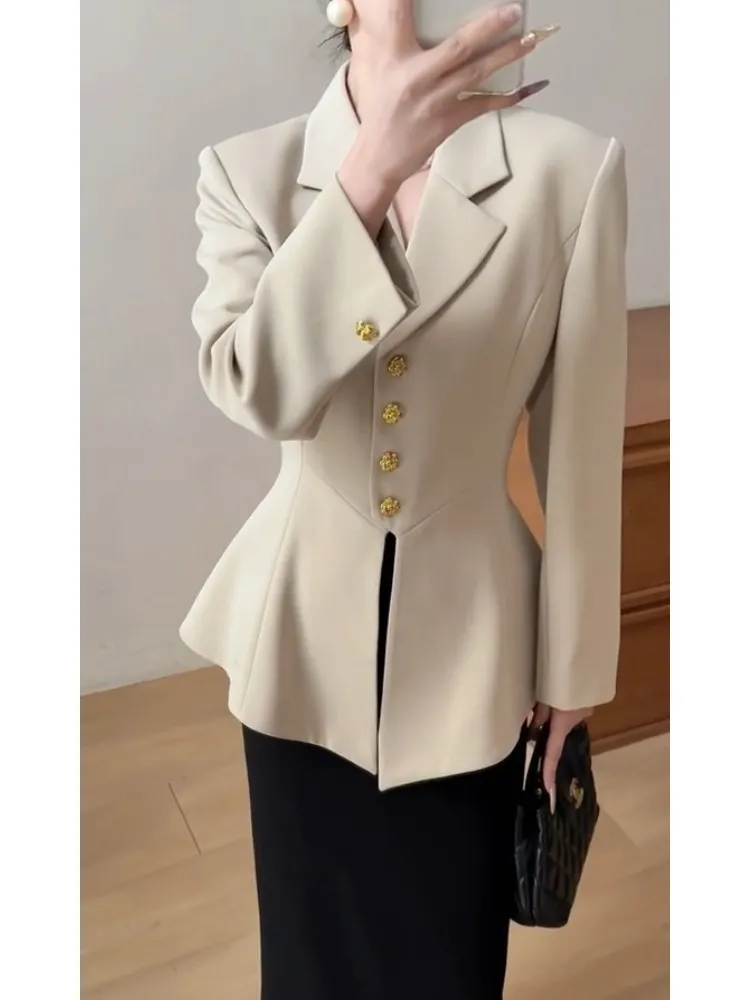 Winter Clothing Looks - ملابس ربيع جديدة لعام 2025 تصميم