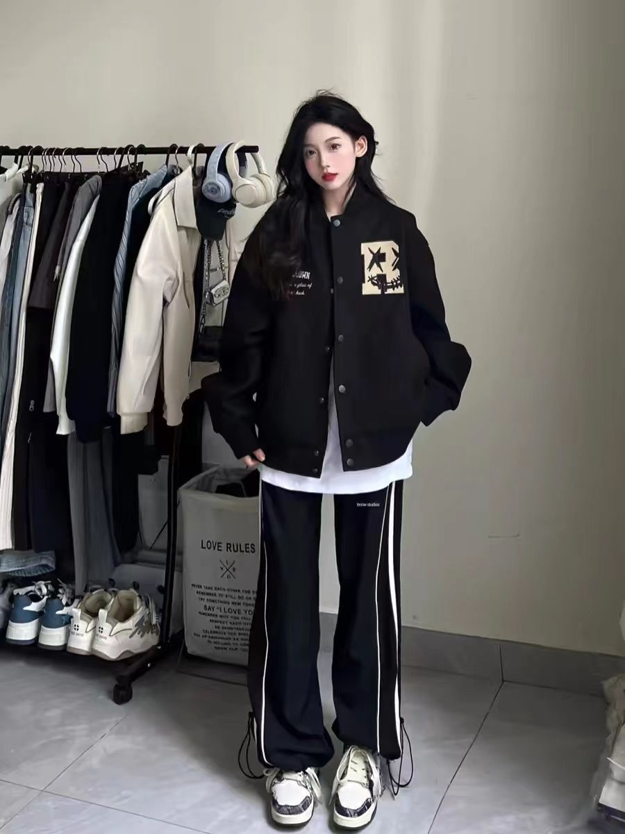Winter Clothing Trends 2025 Women'S - المرأة 2025 الخريف الأسود الرجعية إلكتروني