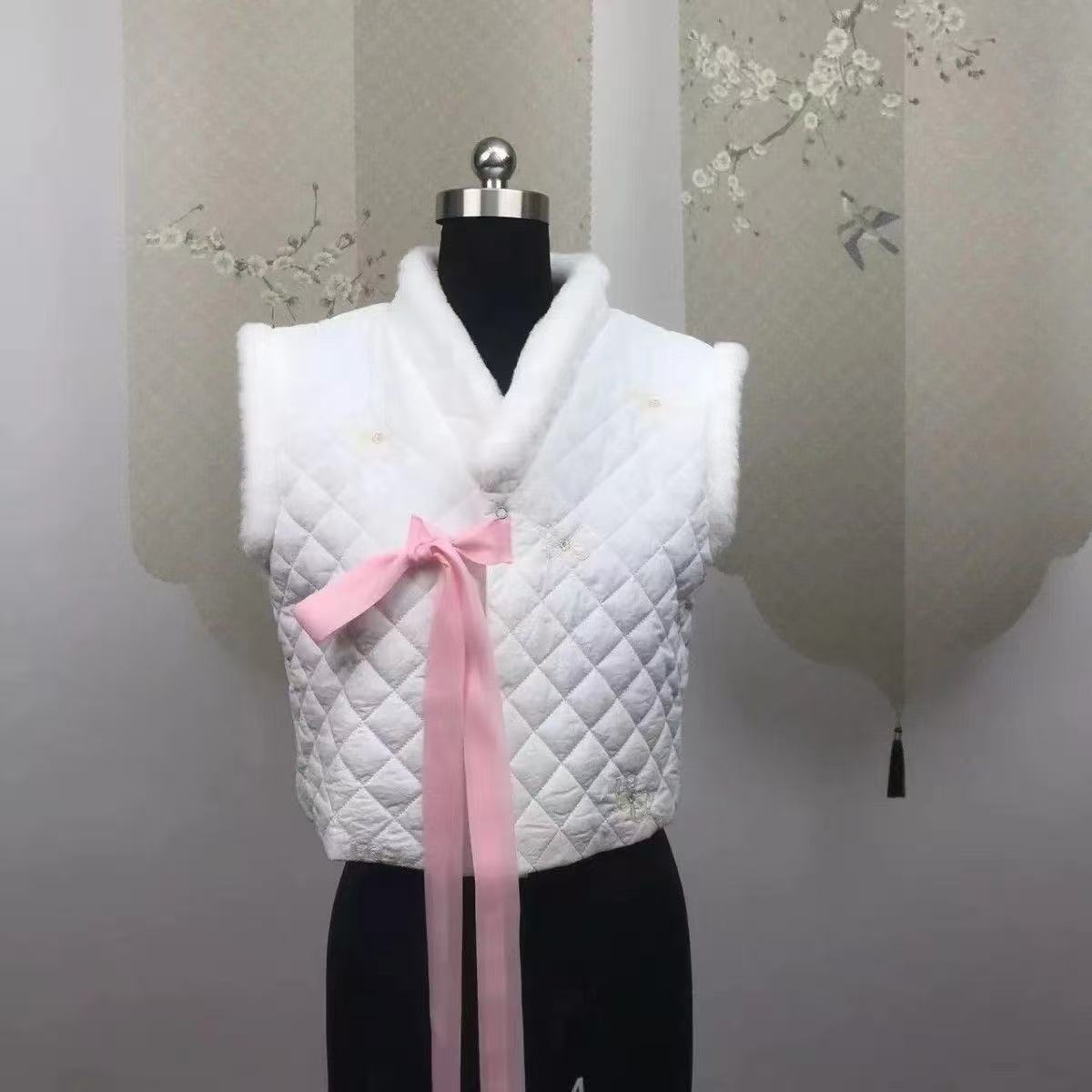 سترة هانبوك شتوية للنساء، ملاب - مراجعة Winter Clothing Looks وسعره