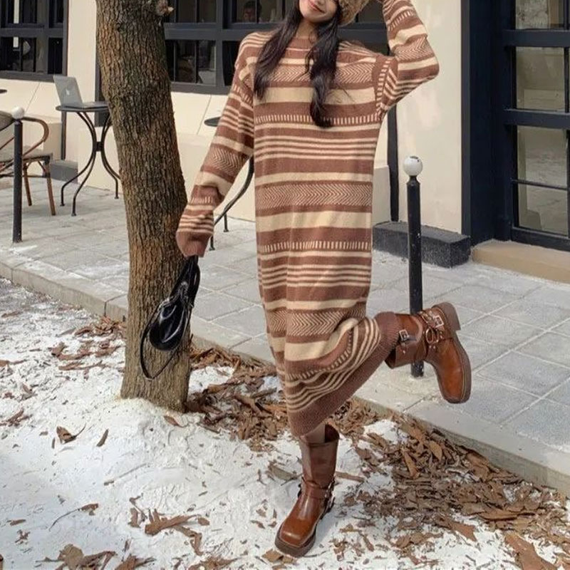 فستان نسائي طويل مخطط كلاسيكي  - مراجعة Winter Clothing H&M وسعره